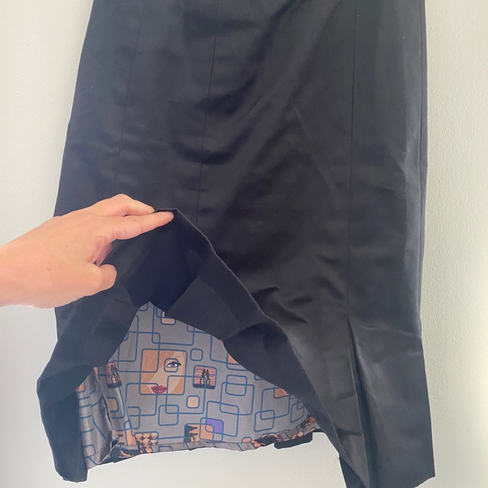 St-Martins Scandinavian Design black skirt with details and lining